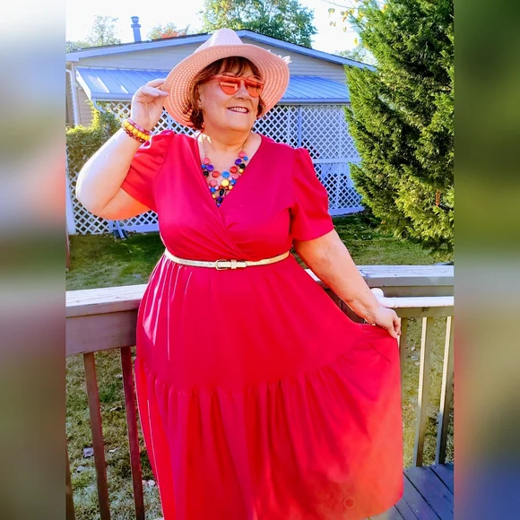 NEW NWOT LIVD Apparel Plus Size Joli Surplice Neck Dress Color Fuchsia Size 3X - Picture 1 of 6